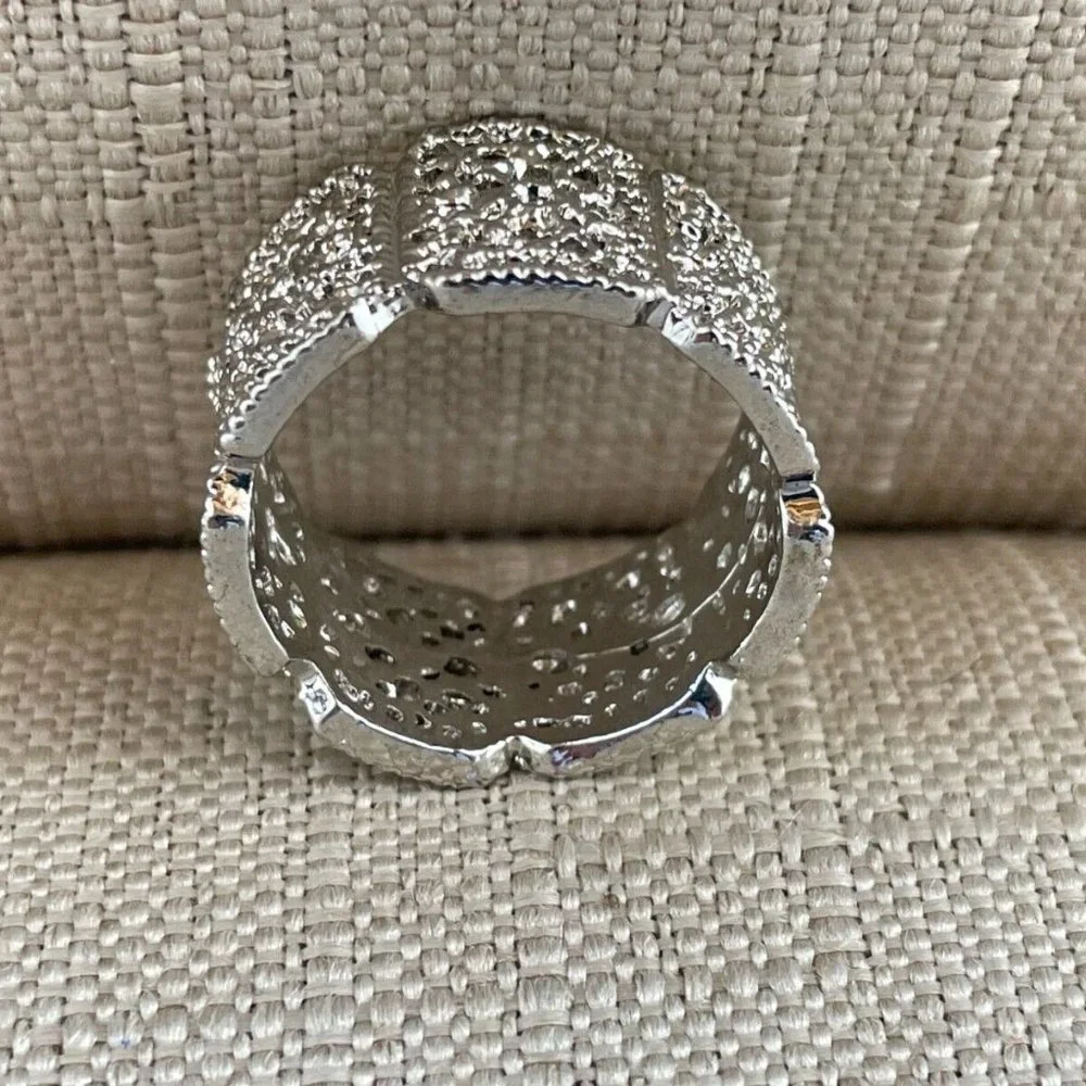Women Ring Silver Tone Rings Fashion Jewelry Crystal Accent Size 11 - Picture 7 of 8